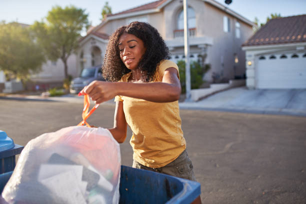 Best Yard Waste Removal  in Roselle, IL
